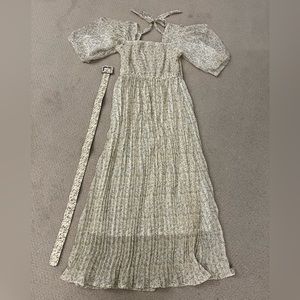 Yellow and white flower pattern dress - US size fits as a large